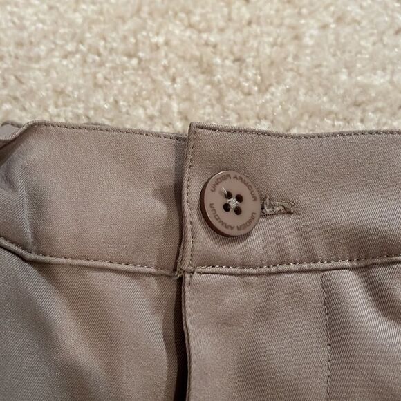 BOYS SIZE YOUTH MEDIUM UNDER ARMOUR DRESS SHORTS - Picture 4 of 9